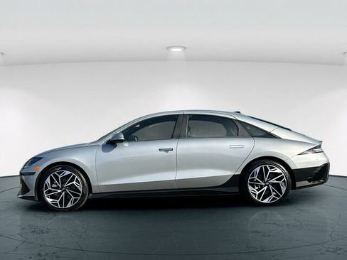 Used 2025 Hyundai Ioniq 6 SEL RWD image 3