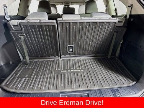 Used 2023 Toyota Highlander L FWD image 34