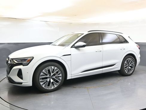 Used 2024 Audi Q8 e-tron Prestige AWD/4WD image 2