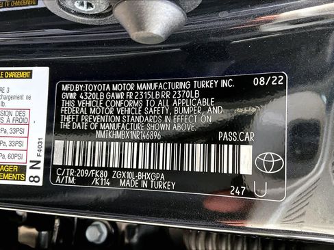 Used 2022 Toyota C-HR XLE image 33