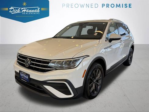Used 2022 Volkswagen Tiguan SE AWD/4WD image 1