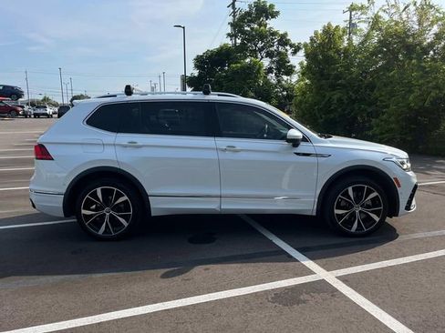 Used 2022 Volkswagen Tiguan SEL R-Line image 4