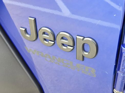 Used 2020 Jeep Wrangler Unlimited Sport image 9