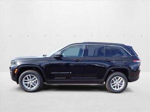 New 2025 Jeep Grand Cherokee Laredo X w/ Luxury Tech Group I image 2