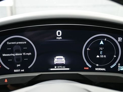 Used 2025 Porsche Taycan image 11