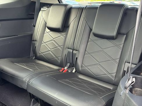 Used 2024 Volkswagen Atlas SE w/ Panoramic Sunroof Package AWD/4WD image 28