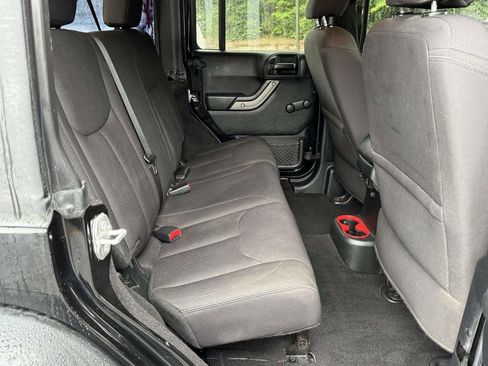 Used 2017 Jeep Wrangler Unlimited Sport w/ Connectivity Group AWD/4WD image 14