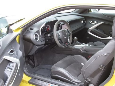 Used 2024 Chevrolet Camaro SS RWD image 9
