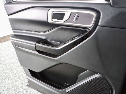 Used 2022 Ford Explorer ST w/ ST Street Pack image 21