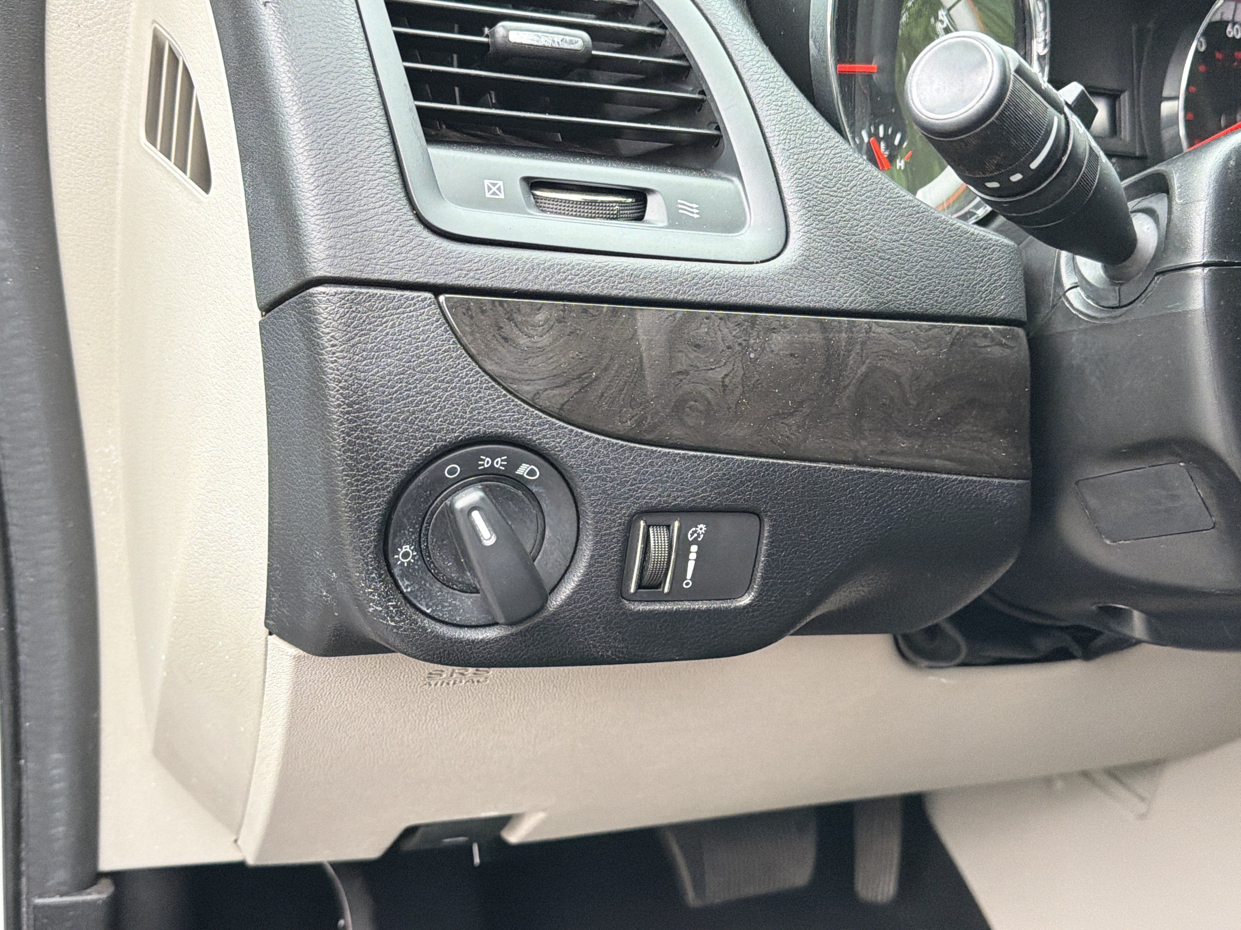 Used 2019 Dodge Grand Caravan w/ UConnect Hands-Free Group FWD image 14