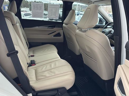Used 2025 INFINITI QX60 Luxe w/ Cargo Package image 11