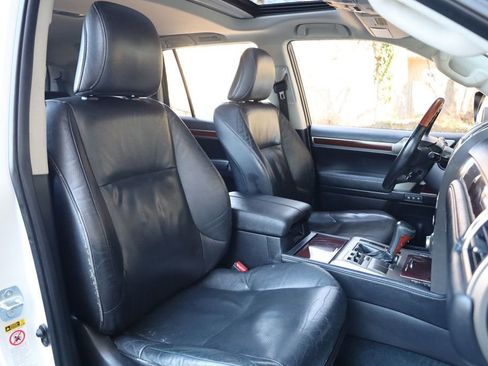 Used 2014 Lexus GX 460 w/ Premium Package image 25