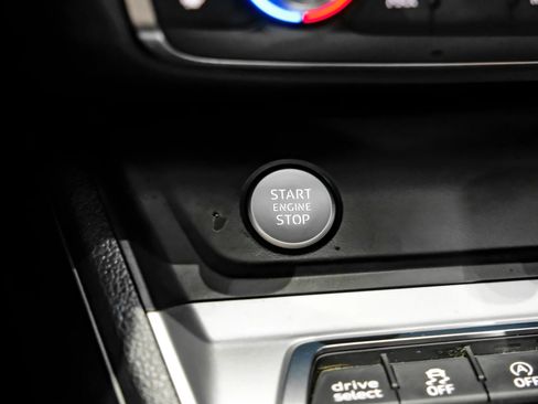 Used 2020 Audi Q3 2.0T Premium w/ Convenience Package image 18