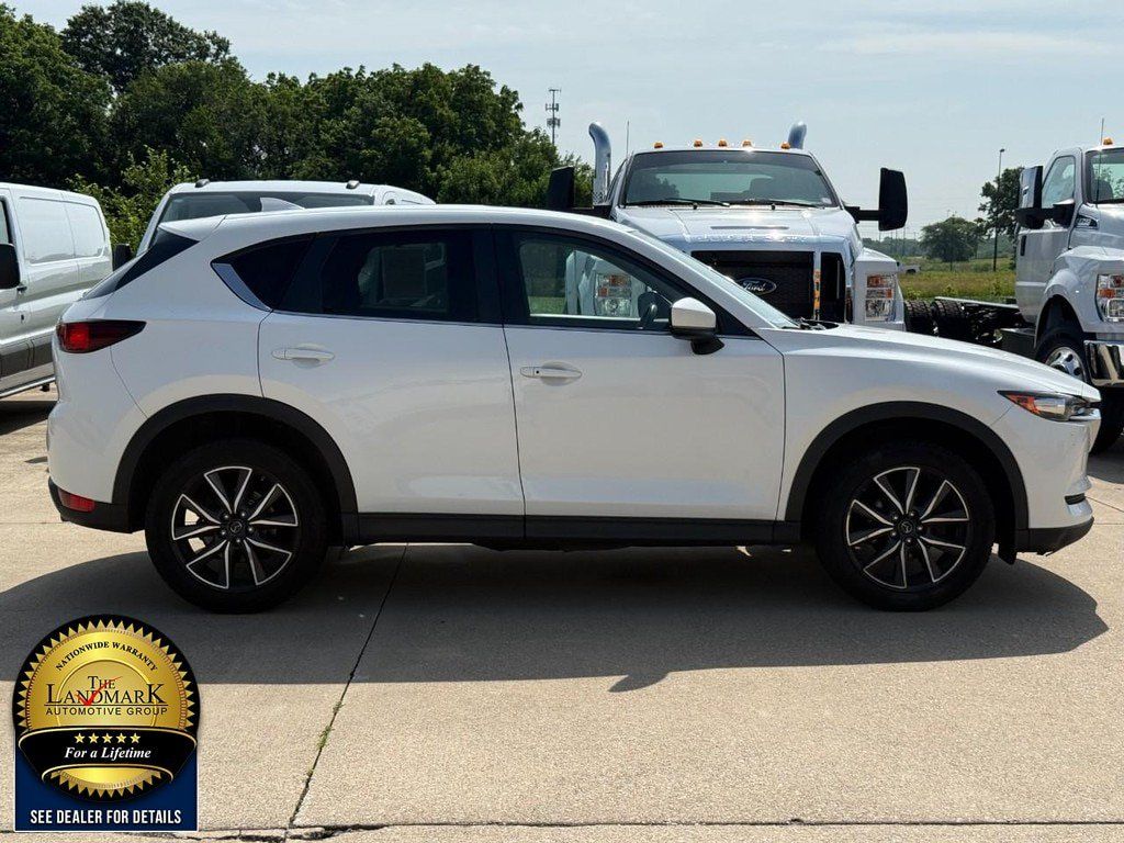 Used 2018 MAZDA CX-5 Touring w/ Preferred Equipment Package AWD/4WD image 4