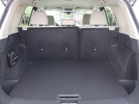 Used 2023 Nissan Rogue SV image 24