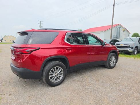 Used 2023 Chevrolet Traverse LT FWD image 4