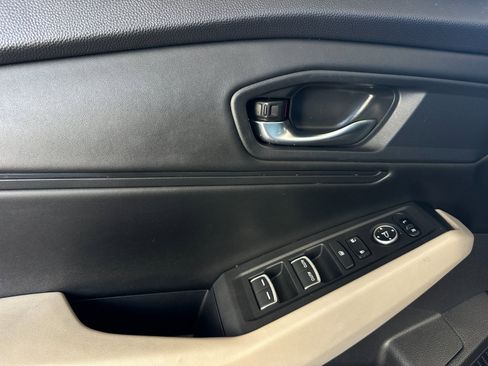 Used 2023 Honda Accord EX image 10