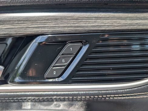Used 2024 Jeep Wagoneer L Series II w/ Flexible Seating Group AWD/4WD image 25