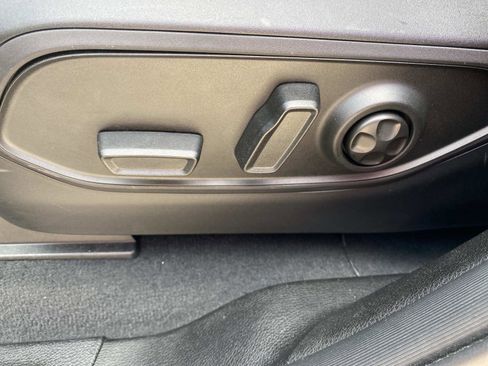 Used 2025 Jeep Grand Cherokee L Altitude RWD image 23