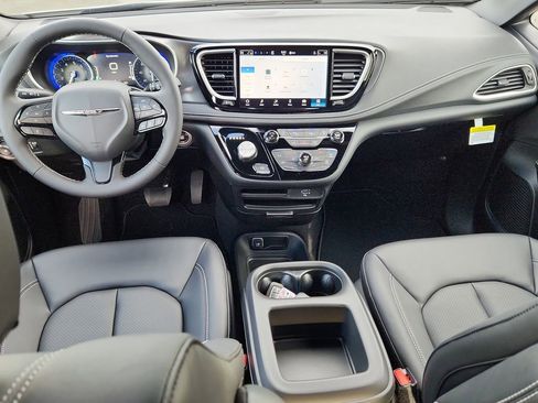 New 2026 Chrysler Pacifica Select w/ S Appearance Package image 30