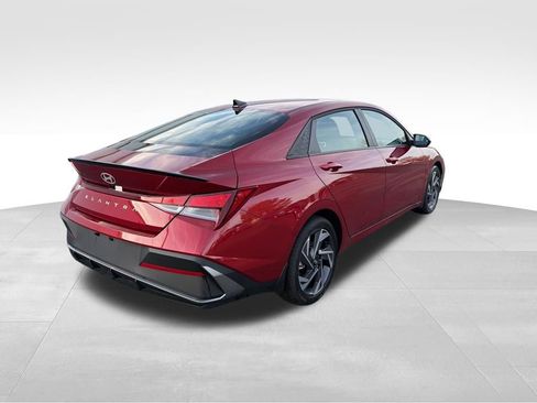 Used 2025 Hyundai Elantra Sport image 5