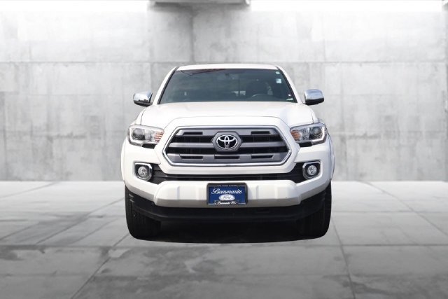 Used 2017 Toyota Tacoma Limited w/ Tow Package AWD/4WD image 4