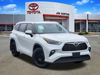 Used 2023 Toyota Highlander XLE
