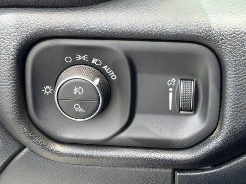 Used 2021 RAM 3500 Big Horn w/ Level 1 Equipment Group AWD/4WD image 14