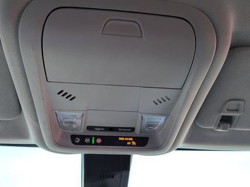 Used 2024 Chevrolet Equinox LT FWD image 32