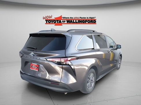 Certified 2022 Toyota Sienna LE image 13