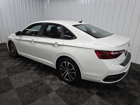Used 2024 Volkswagen Jetta Sport FWD image 9
