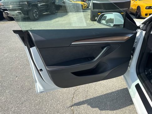 Used 2023 Tesla Model 3 Performance image 27