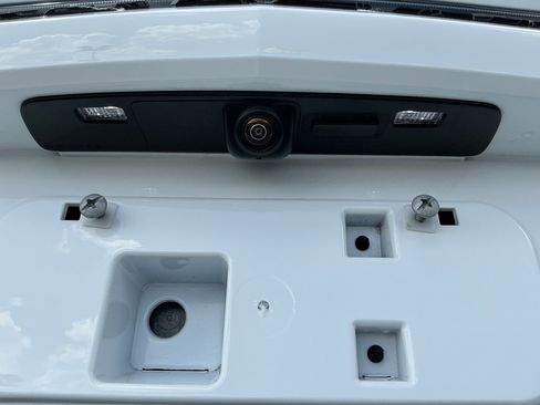 Used 2023 Chevrolet Corvette Stingray w/ Z51 Performance Package image 19