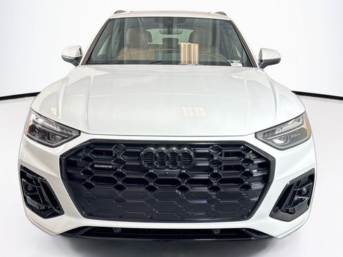 Used 2025 Audi Q5 e Premium Plus image 2