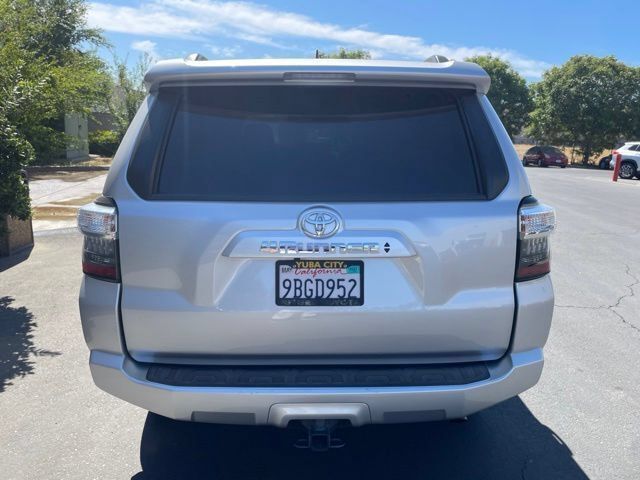 Used 2022 Toyota 4Runner SR5 Premium w/ Moonroof Package AWD/4WD image 5