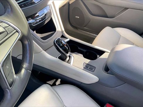Used 2019 Cadillac XT5 Premium Luxury AWD/4WD image 19