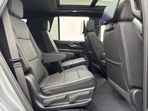 New 2026 GMC Yukon Denali w/ Denali Reserve Package AWD/4WD image 42