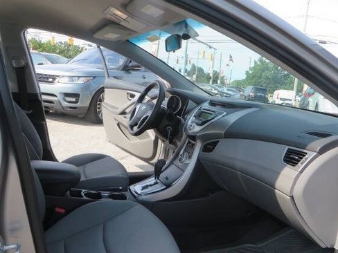 Used 2012 Hyundai Elantra GLS FWD image 22