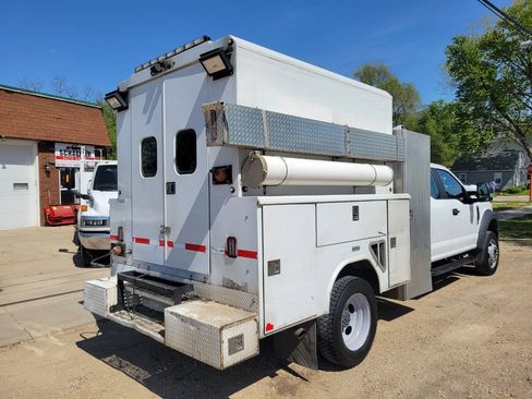Used 2017 Ford F550 4x4 SuperCab Super Duty image 6