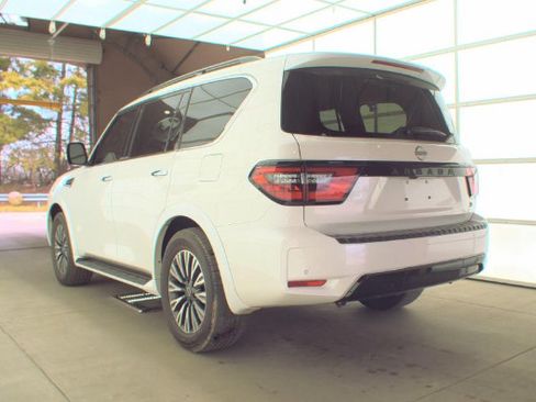 Used 2023 Nissan Armada SL w/ Midnight Edition Package AWD/4WD image 3