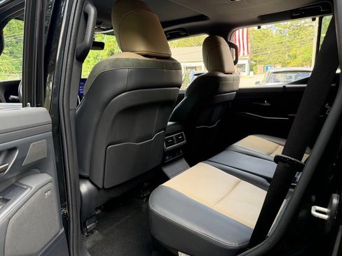 Used 2024 Lexus GX 550 AWD/4WD image 29