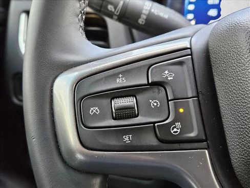 Used 2024 Chevrolet Suburban Z71 w/ Luxury Package image 13