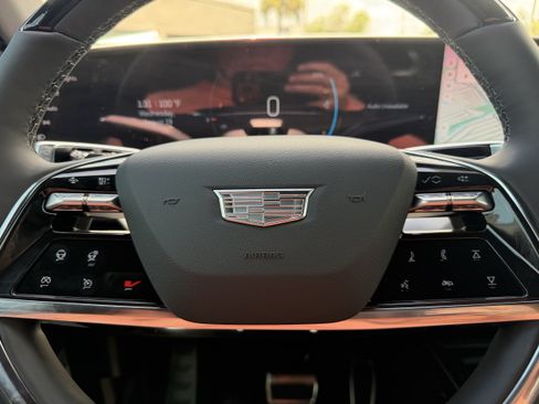 New 2027 Cadillac Vistiq Luxury w/ LPO, Floor Liner Package AWD/4WD image 28