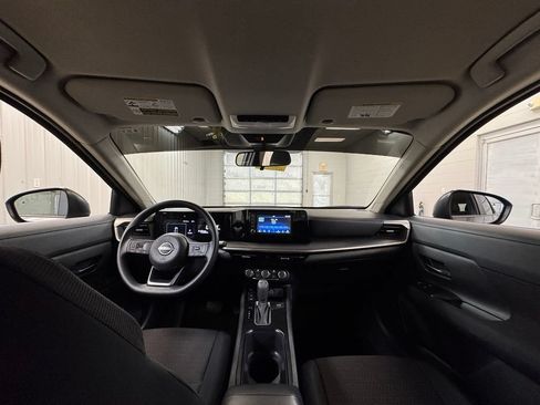 Used 2025 Nissan Kicks S AWD/4WD image 19