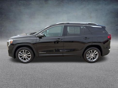 Used 2022 GMC Terrain SLT w/ Infotainment Package II AWD/4WD image 2