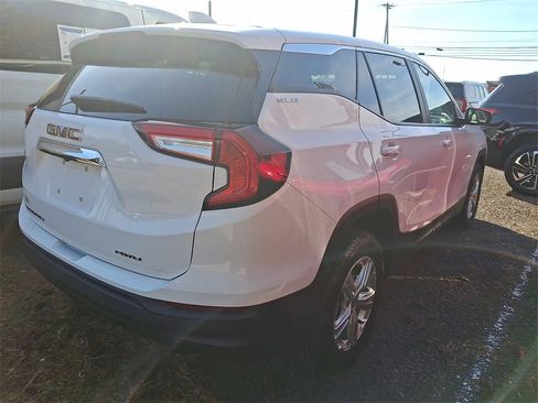 Certified 2024 GMC Terrain SLE image 4