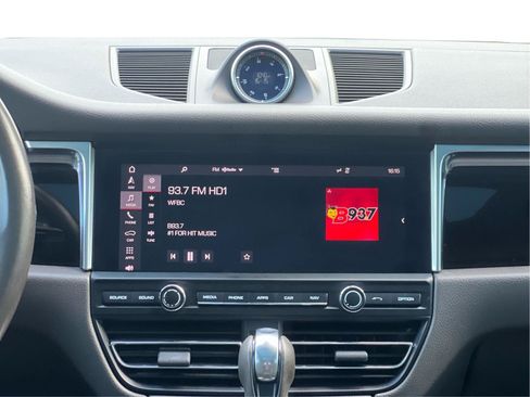 Used 2019 Porsche Macan AWD/4WD image 14