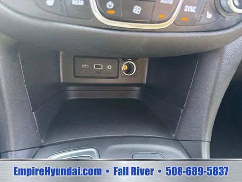 Used 2024 Chevrolet Equinox LT AWD/4WD image 27