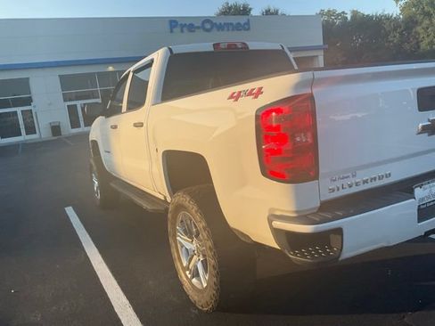 Used 2018 Chevrolet Silverado 1500 Custom w/ Custom Value Package AWD/4WD image 7