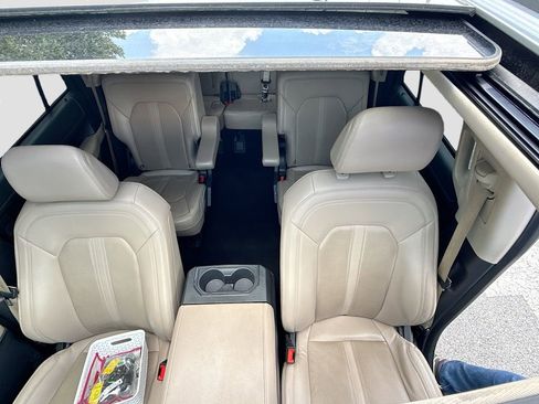 Used 2024 Ford Expedition Limited RWD image 23